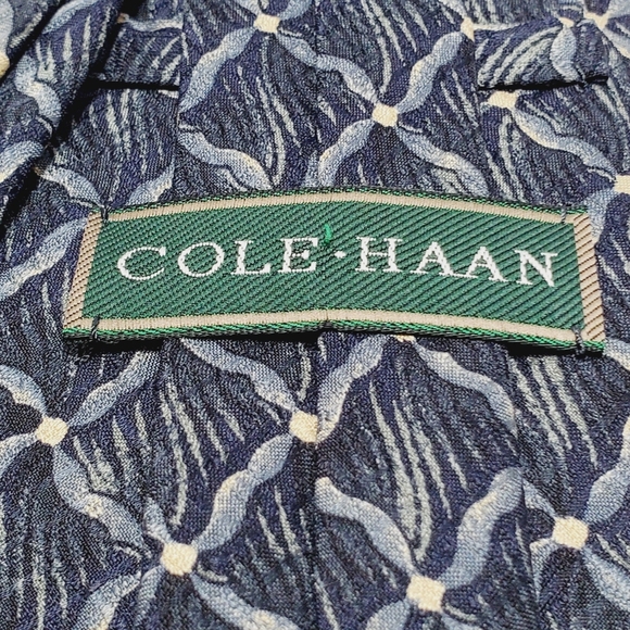 Cole Haan Necktie Gray Geometric Pattern Silk Neck Tie 56x4" Made in Spain - Picture 3 of 5